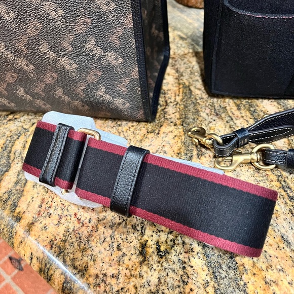 Coach Field Tote in Horse and Carriage pattern canvas and leather - Picture 8 of 8